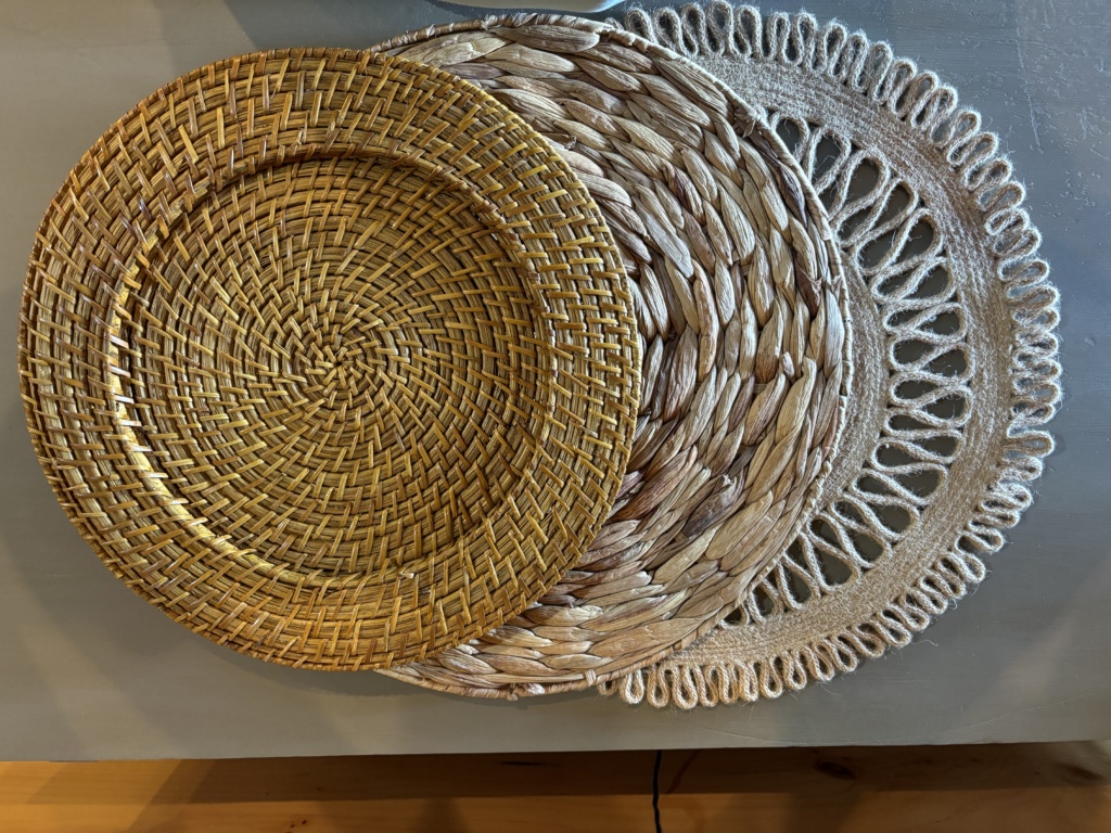 rattan-charger